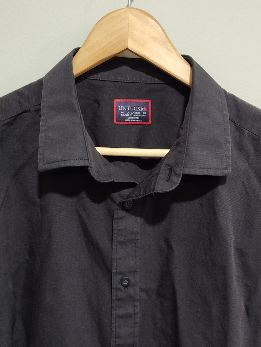 UNTUCKit Men's Shirt XL Relaxed Fit Black Wrinkle Free 100% Cotton Button Down - Picture 4 of 9